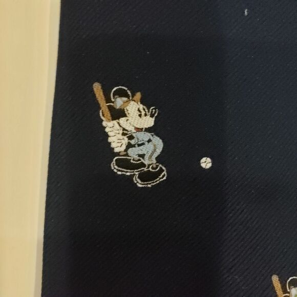 Vintage Mickey Mouse Base ball Tie - Picture 3 of 9